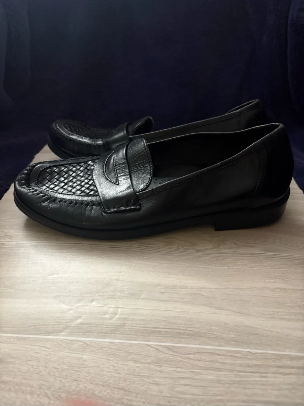 George men’s black leather loafer